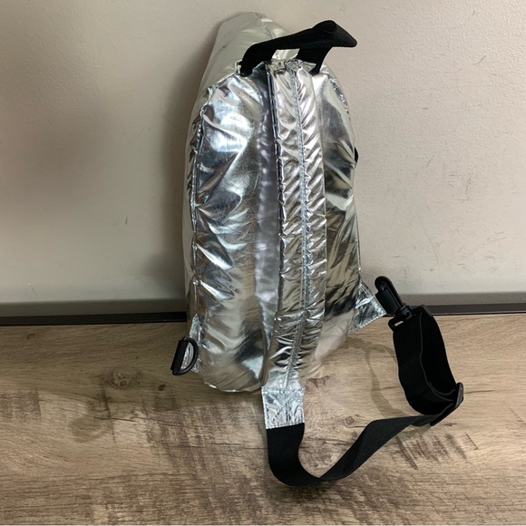 PACO RABANNE Metallic SILVER Insulated DESIGNER Waist SLING Adjustable BAG - Picture 3 of 4